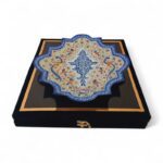 بشقاب میناکاری دیوارکوب 30 سانتی با قاب جیر کد 1DK88 - تصویر 2